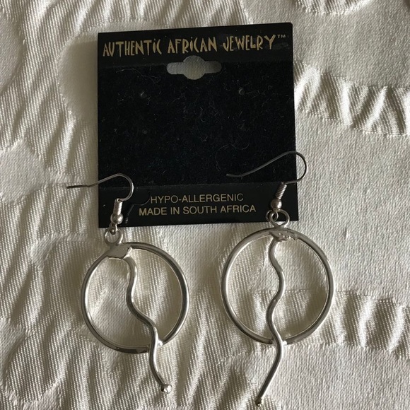 Earrings - New ✨ - Picture 1 of 2